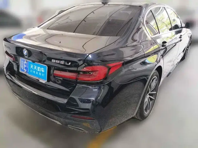 BMW 5 Series — Фото автомобиля 2