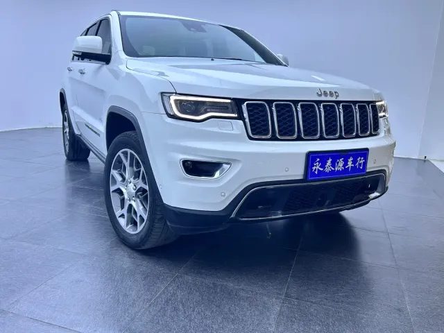 Jeep Grand Cherokee — Фото автомобиля 3