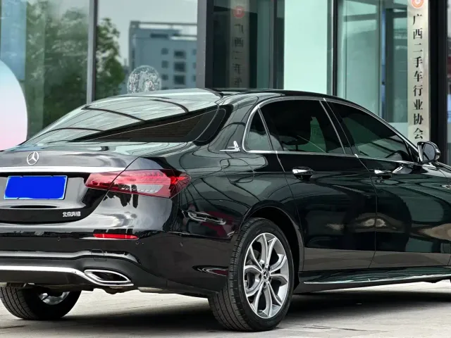 Mercedes-Benz E-Class — Фото автомобиля 9