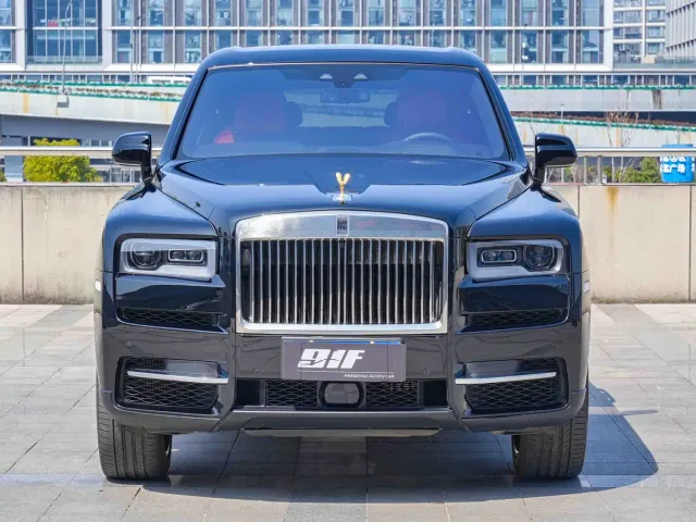 Rolls-Royce Cullinan — Фото автомобиля 2