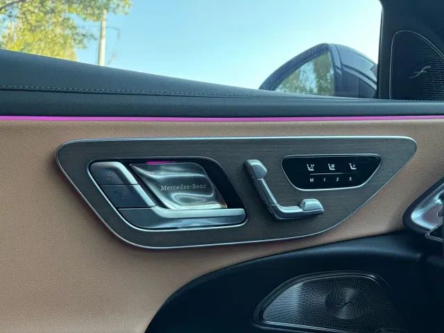 Mercedes-Benz E-Class — Фото автомобиля 18