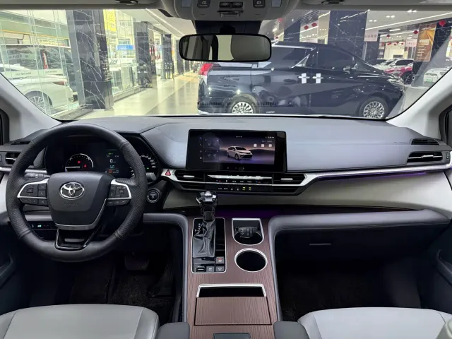 Toyota Granvia — Фото автомобиля 8