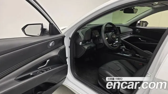 Hyundai Avante CN7 — Фото автомобиля 10