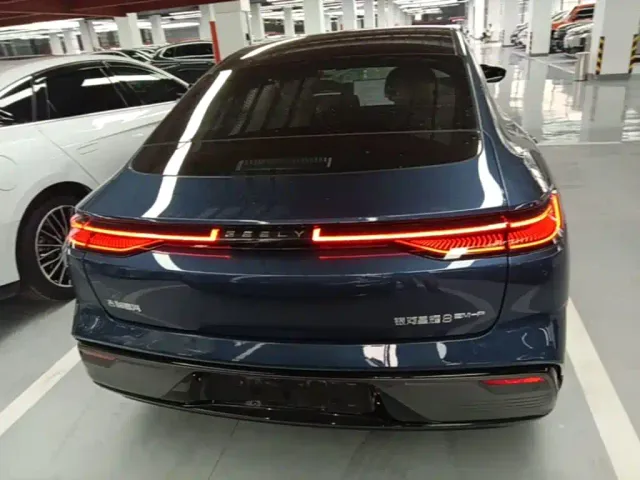 Geely Galaxy Xingyao 8 — Фото автомобиля 5