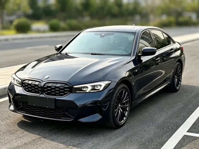 Фотография автомобиля — BMW 3 Series