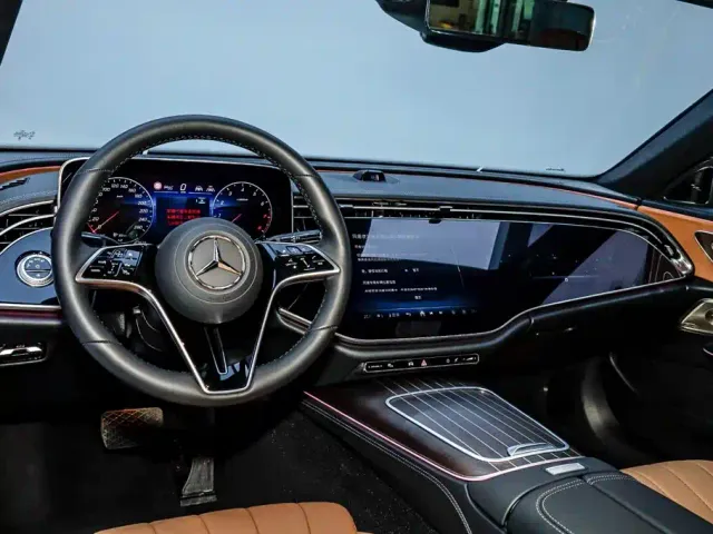 Mercedes-Benz E-Class — Фото автомобиля 22