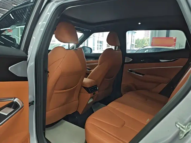 Geely Boyue — Фото автомобиля 16