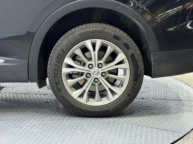 Buick Envision Plus — Фото автомобиля 11