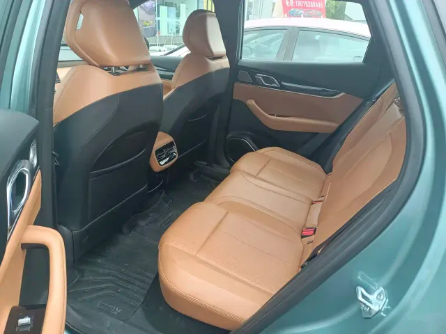 Geely Boyue L — Фото автомобиля 6