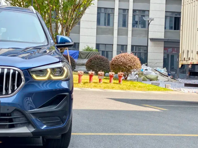 BMW X1 — Фото автомобиля 4