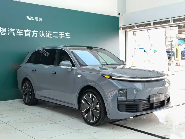 Li Auto L8 — Фото автомобиля 3