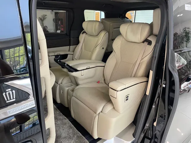 Toyota Vellfire — Фото автомобиля 13
