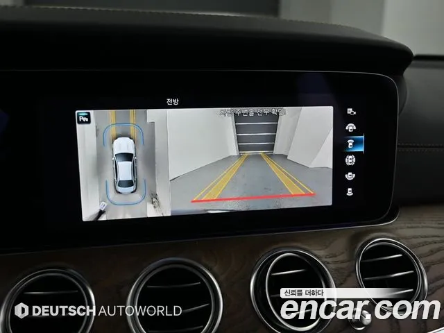 Mercedes-Benz E-Class — Фото автомобиля 15