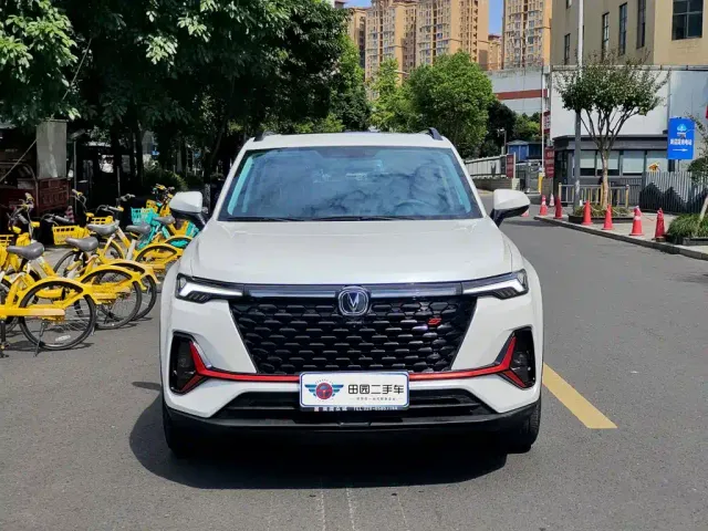 Changan CS35 Plus — Фото автомобиля 2