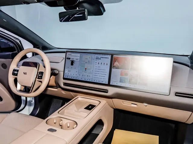 Li Auto i6 — Фото автомобиля 21