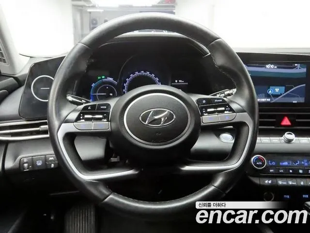 Hyundai Avante CN7 — Фото автомобиля 8