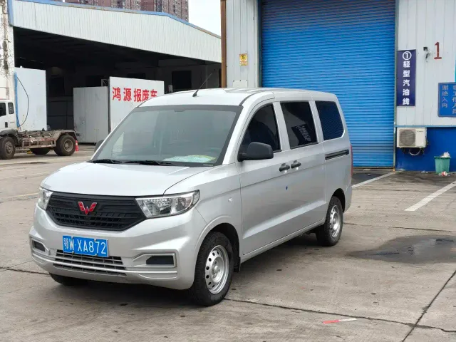 Wuling Hongguang V — Фото автомобиля 3