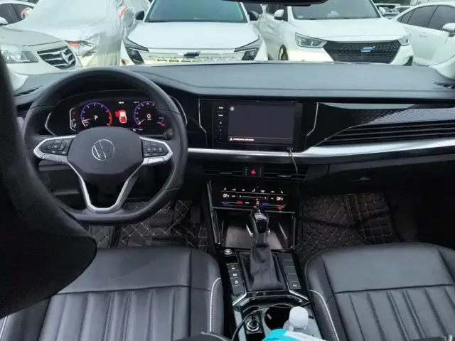 Volkswagen Passat — Фото автомобиля 5