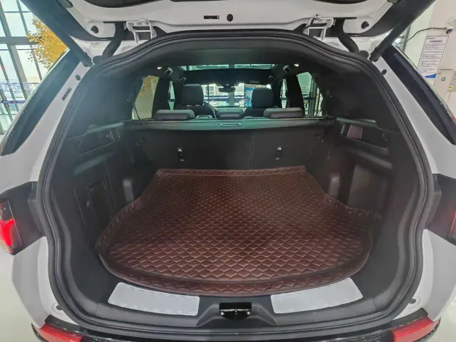 Land Rover Discovery Sport — Фото автомобиля 25