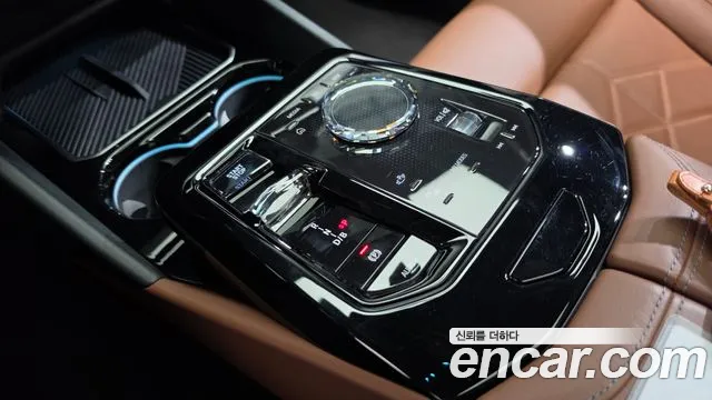 BMW i5 G60 — Фото автомобиля 8