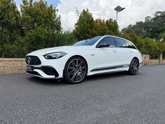 Фотография автомобиля — Mercedes-Benz C-Class AMG