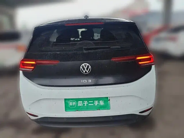 Volkswagen ID.3 — Фото автомобиля 3