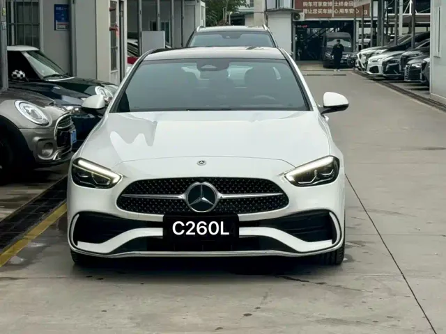Mercedes-Benz C-Class — Фото автомобиля 2