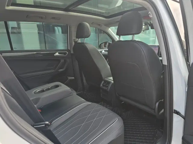 Volkswagen Tiguan L — Фото автомобиля 12