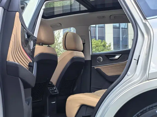 Hongqi HS5 — Фото автомобиля 15