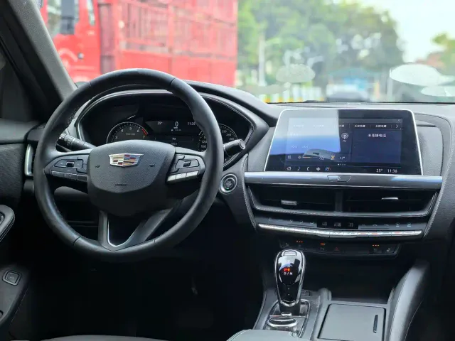 Cadillac CT5 — Фото автомобиля 10
