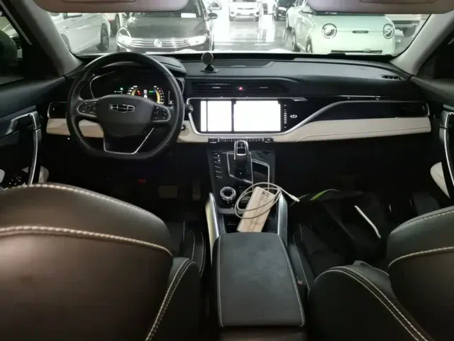 Geely Boyue — Фото автомобиля 9