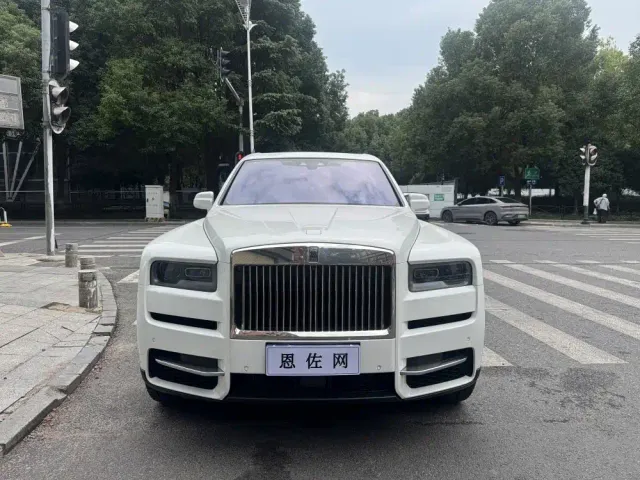 Rolls-Royce Cullinan — Фото автомобиля 2
