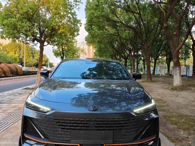 Changan UNI-V — Фото автомобиля 2