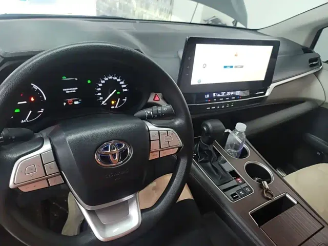 Toyota Granvia — Фото автомобиля 9