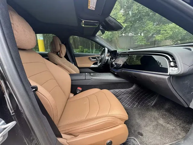 Mercedes-Benz E-Class — Фото автомобиля 11