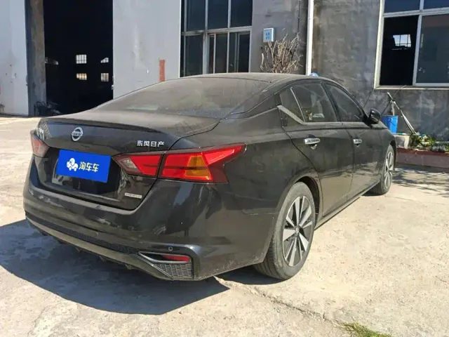 Nissan Teana — Фото автомобиля 3
