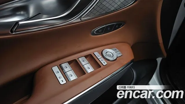 Genesis GV70 2.5T Бензин AWD — Фото автомобиля 27