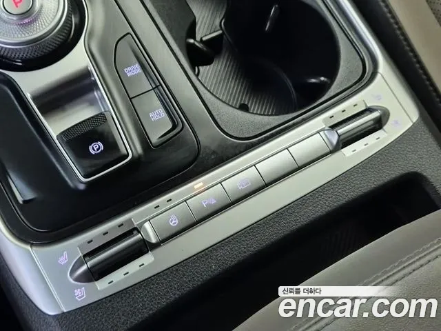 Kia Carnival Generation 4 — Фото автомобиля 15
