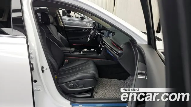 Genesis G80 Бензин 2.5 турбо 2WD — Фото автомобиля 11