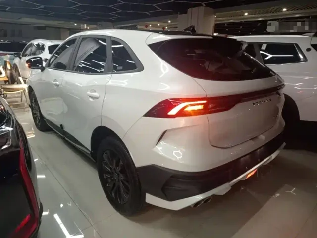 Forthing T5 Evo — Фото автомобиля 4