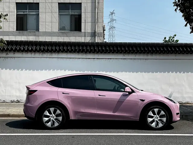 Tesla Model Y — Фото автомобиля 7