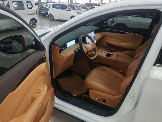 Dongfeng Aeolus L8 — Фото автомобиля 15
