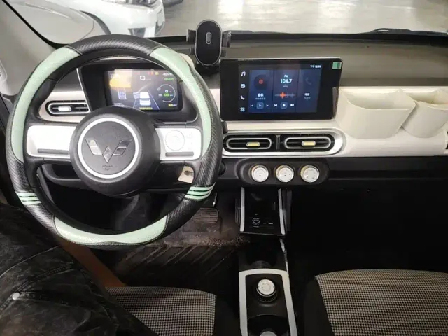 Wuling Hongguang Mini EV — Фото автомобиля 9
