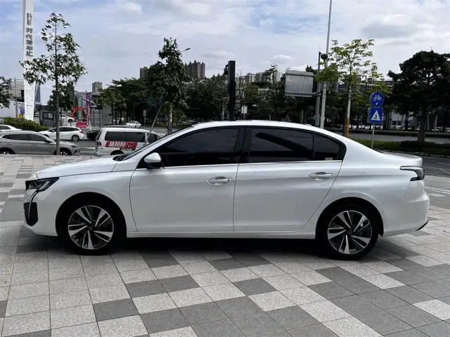 Peugeot 408 — Фото автомобиля 8