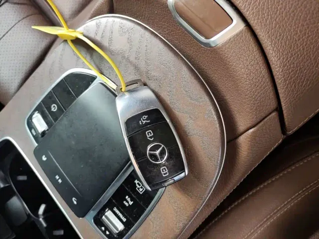Mercedes-Benz E-Class — Фото автомобиля 8