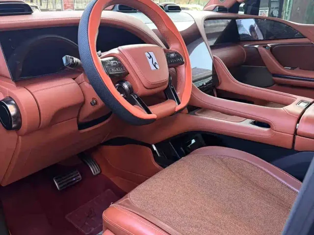 BYD U8 — Фото автомобиля 7