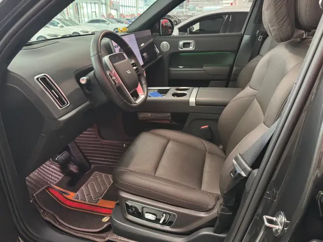 Li Auto L8 — Фото автомобиля 6