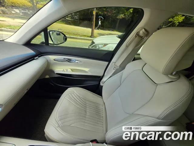 Genesis GV70 — Фото автомобиля 3