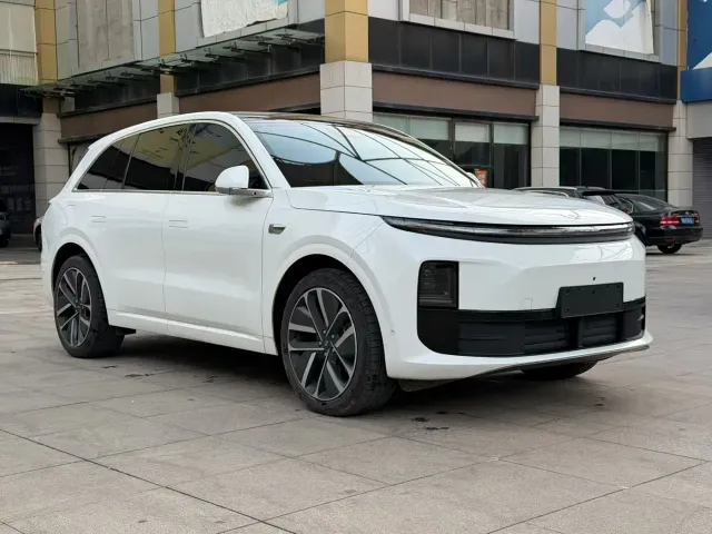 Li Auto L6 — Фото автомобиля 6