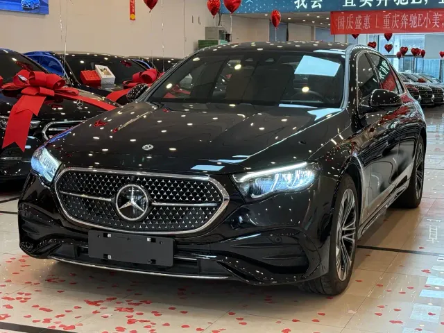 Mercedes-Benz E-Class — Фото автомобиля 3